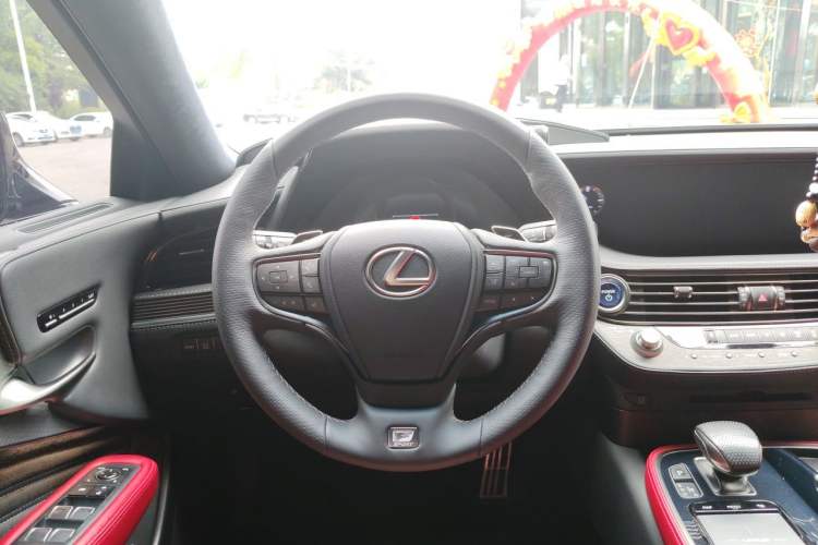 Used Lexus LS 2020 500h F SPORT China VI Steering Wheel