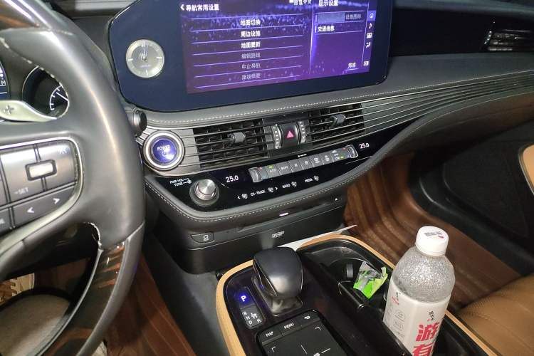 Used Lexus LS 2021 500h Luxury Edition Audio And AC Panel