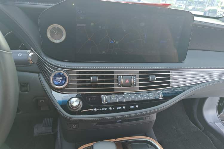 Used Lexus LS 2021 500h Excellence Edition Audio And AC Panel