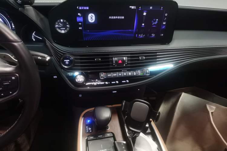 Used Lexus LS 2021 500h Excellence Edition Audio And AC Panel