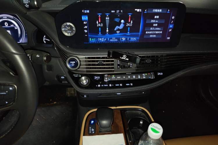 Used Lexus LS 2021 500h Excellence Edition Audio And AC Panel