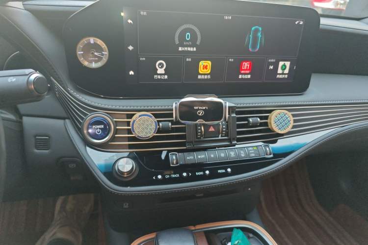 Used Lexus LS 2021 500h Excellence Edition Audio And AC Panel