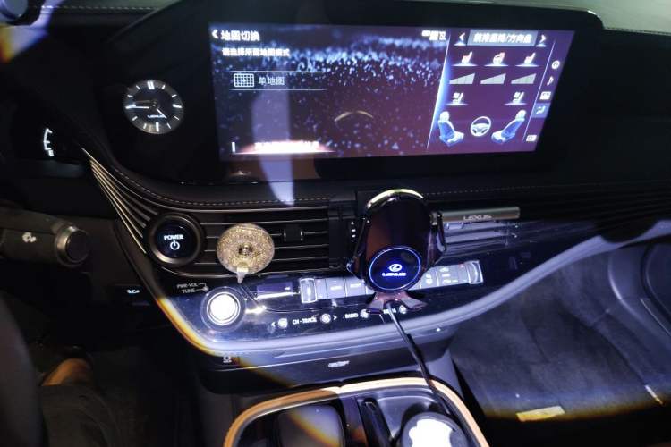 Used Lexus LS 2021 500h Luxury Edition Audio And AC Panel