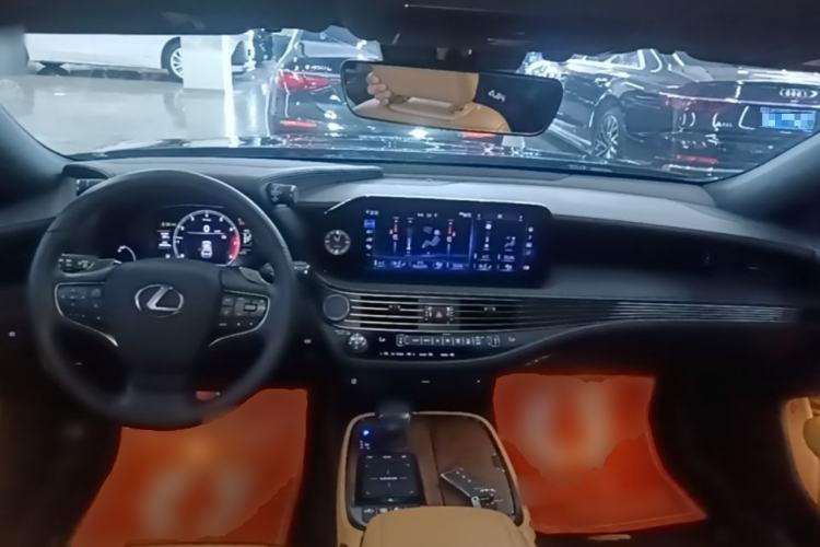 Used Lexus LS 2021 500h Excellence Edition Center Console