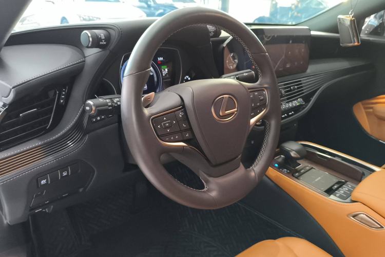 Used Lexus LS 2021 500h Excellence Edition Center Console