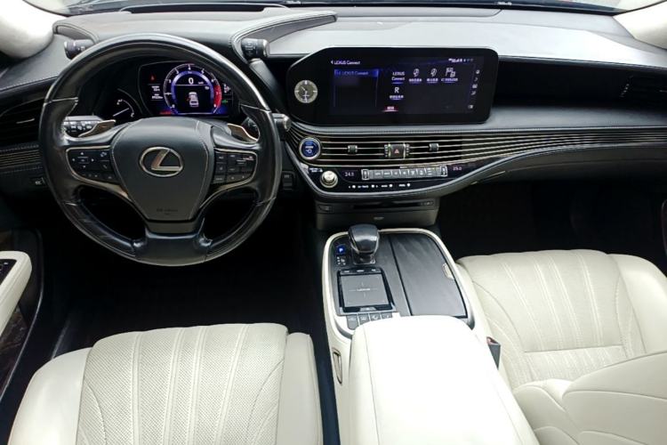 Used Lexus LS 2021 500h Executive Edition Center Console
