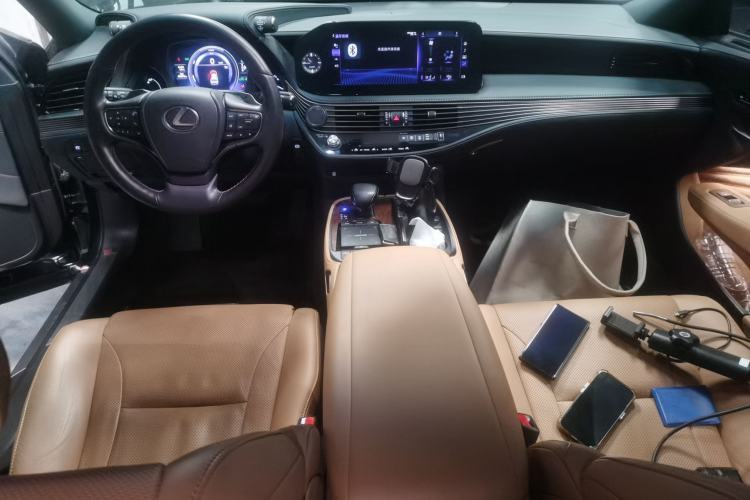 Used Lexus LS 2021 500h Excellence Edition Center Console
