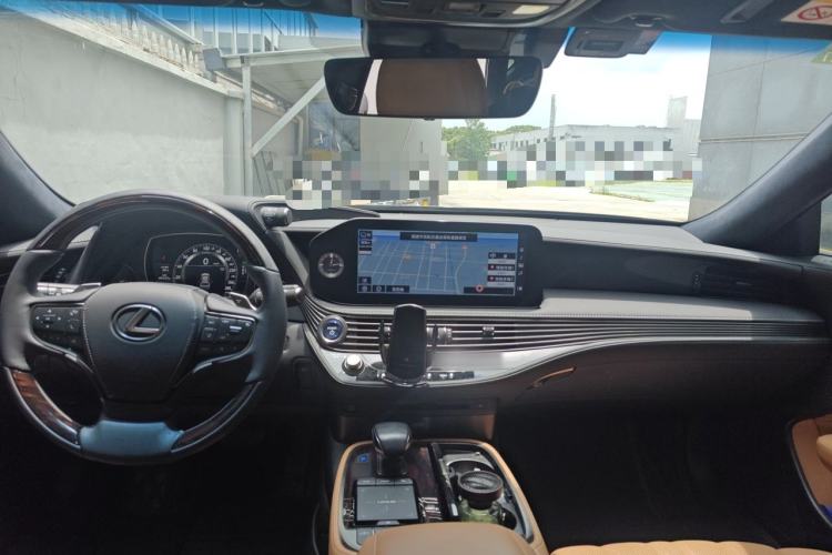 Used Lexus LS 2021 500h Luxury Edition Center Console