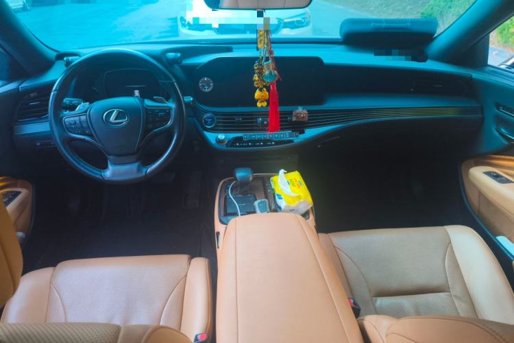 Used Lexus LS 2021 500h Excellence Edition Center Console