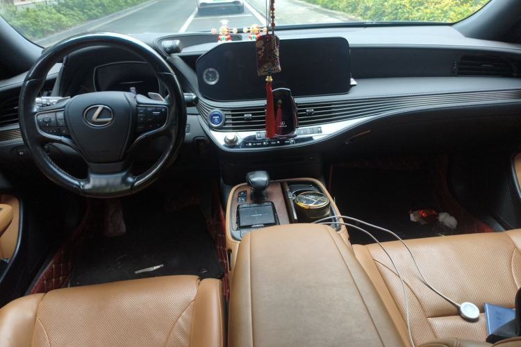 Used Lexus LS 2021 500h Excellence Edition Center Console