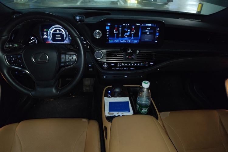 Used Lexus LS 2021 500h Excellence Edition Center Console