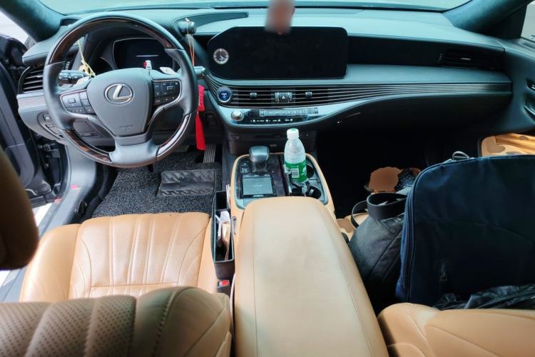 Used Lexus LS 2021 500h Luxury Edition Center Console