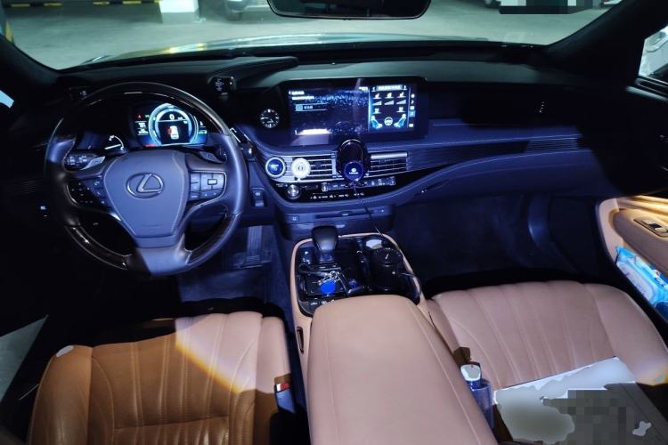 Used Lexus LS 2021 500h Luxury Edition Center Console
