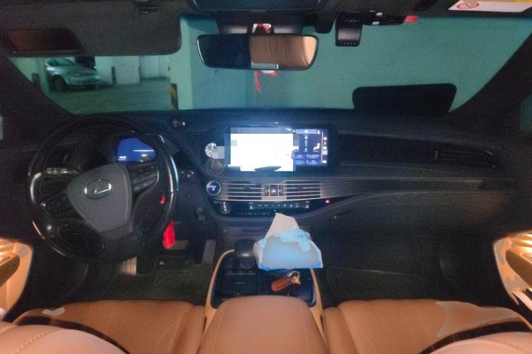 Used Lexus LS 2021 500h Luxury Edition Center Console