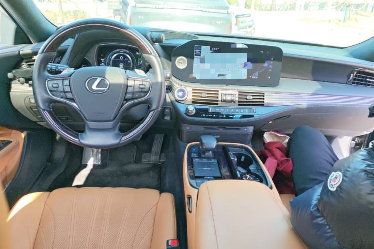 Used Lexus LS 2021 500h Luxury Edition Center Console