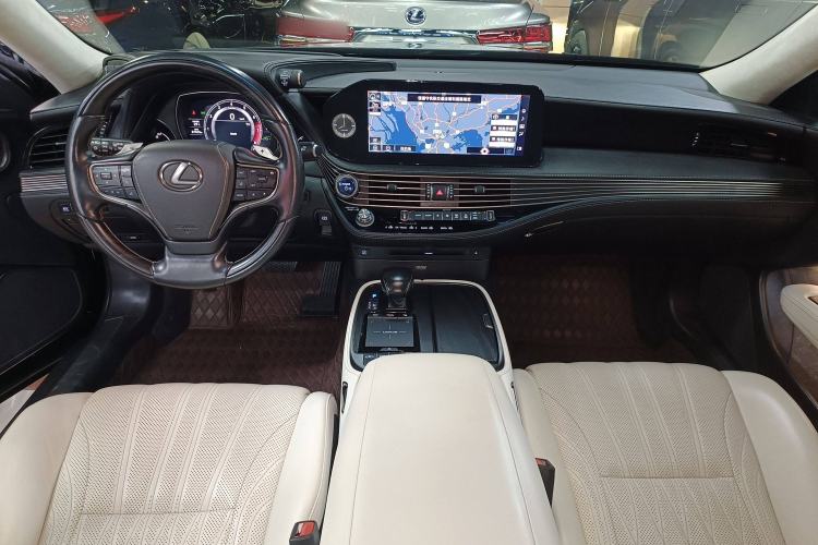 Used Lexus LS 2021 500h Executive Edition Center Console