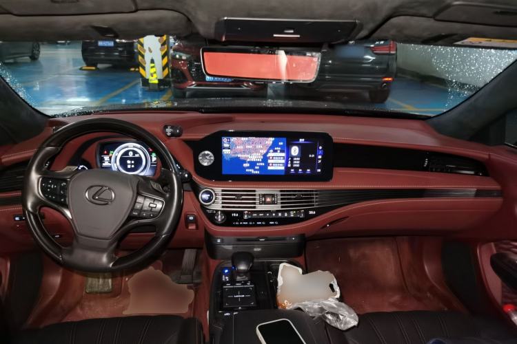 Used Lexus LS 2021 500h Executive Edition Center Console