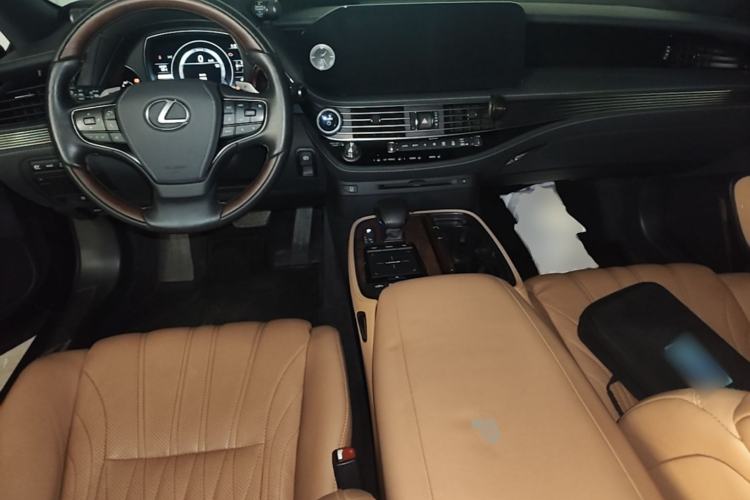 Used Lexus LS 2021 500h Excellence Edition Center Console
