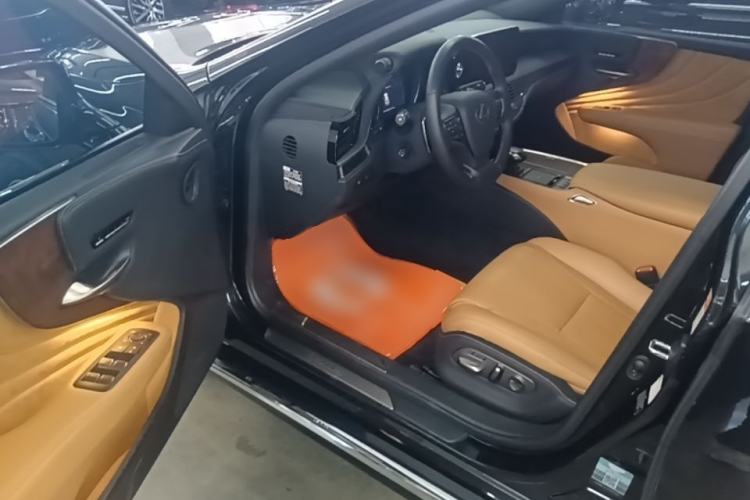 Used Lexus LS 2021 500h Excellence Edition Driver Seat