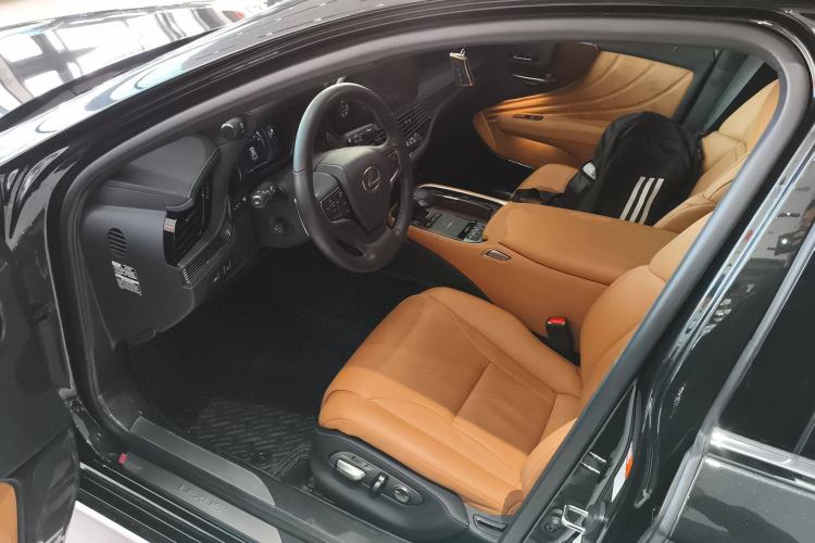 Used Lexus LS 2021 500h Excellence Edition Driver Seat