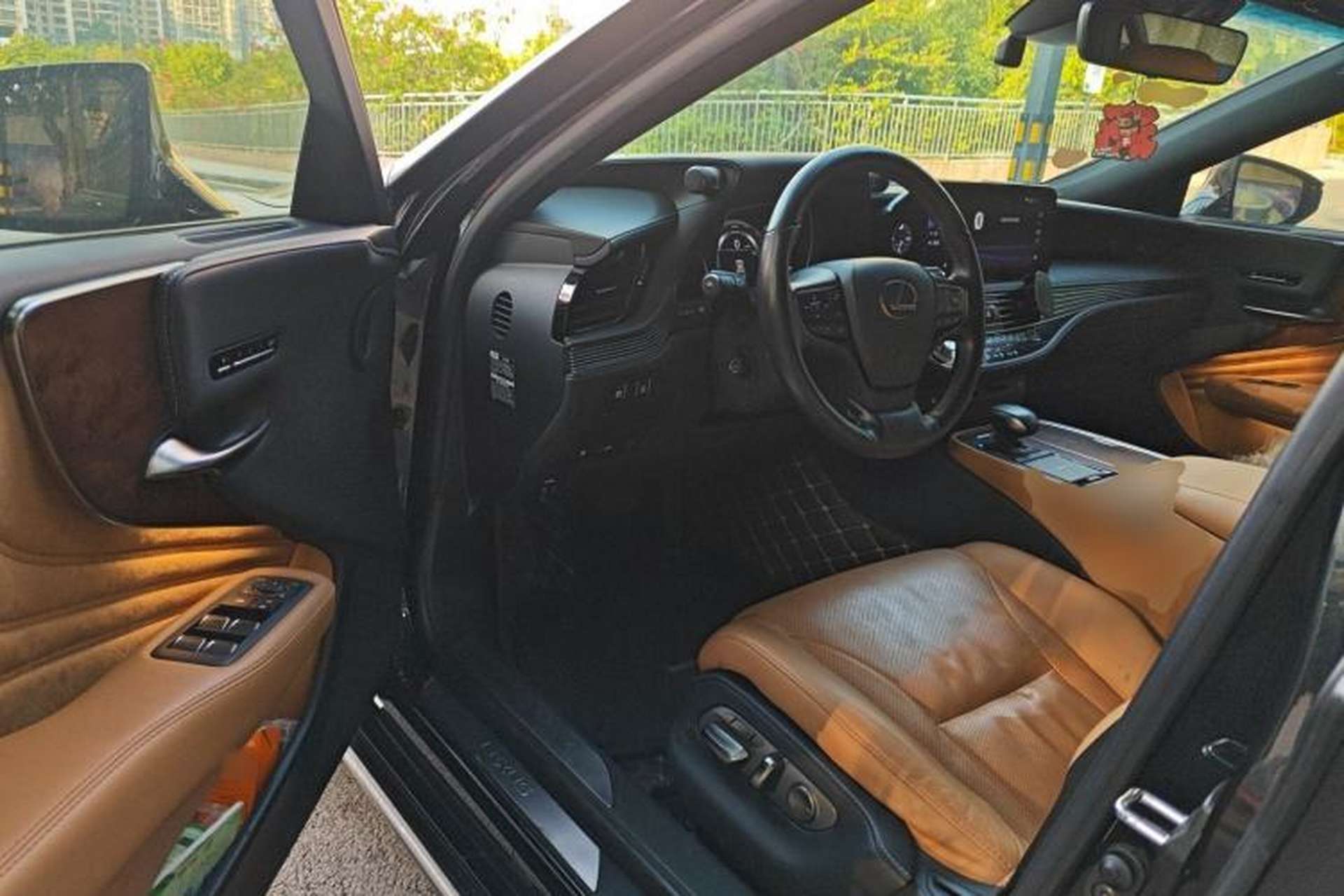 Used Lexus LS 2021 500h Excellence Edition Driver Seat