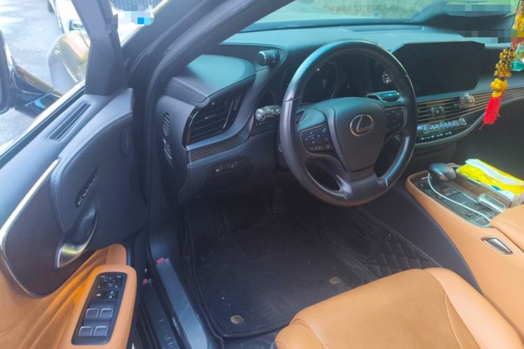 Used Lexus LS 2021 500h Excellence Edition Driver Seat
