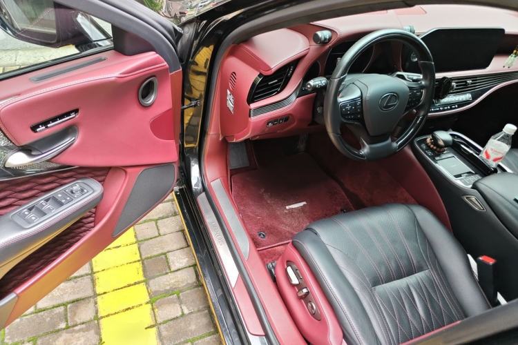 Used Lexus LS 2021 500h Executive Edition Driver Seat