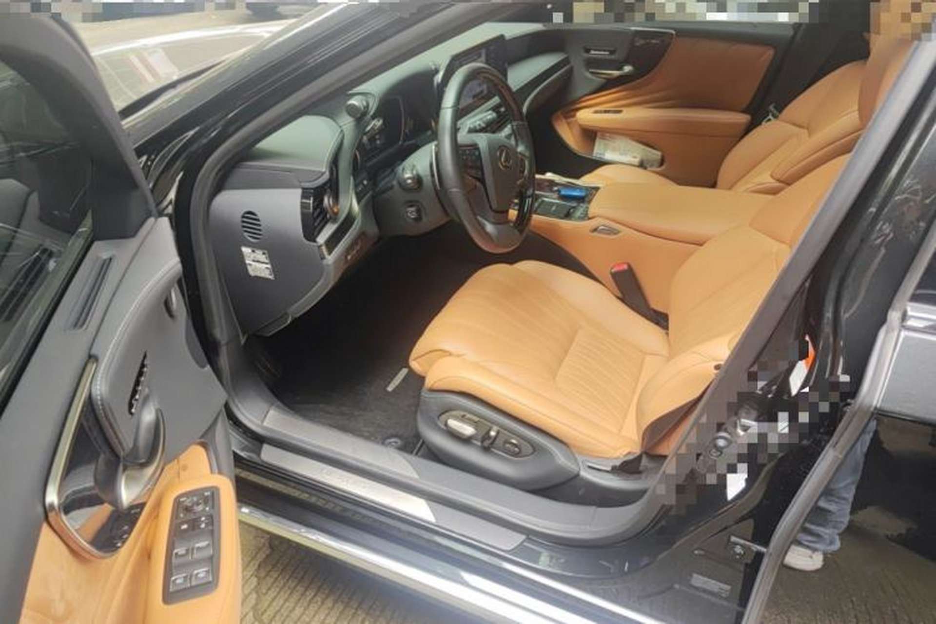 Used Lexus LS 2021 500h Luxury Edition Driver Seat
