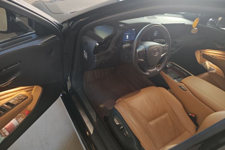 Used Lexus LS 2021 500h Excellence Edition Driver Seat