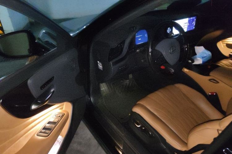 Used Lexus LS 2021 500h Luxury Edition Driver Seat