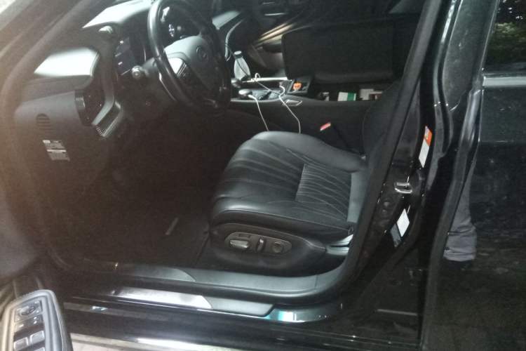 Used Lexus LS 2021 500h Luxury Edition Driver Seat