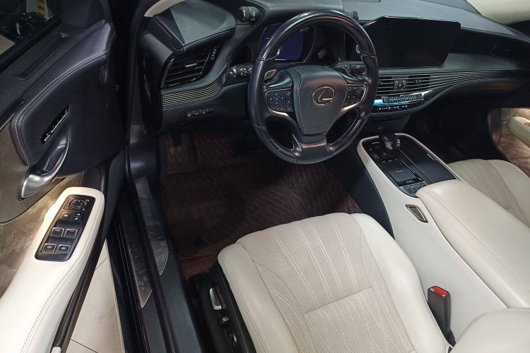 Used Lexus LS 2021 500h Executive Edition Driver Seat