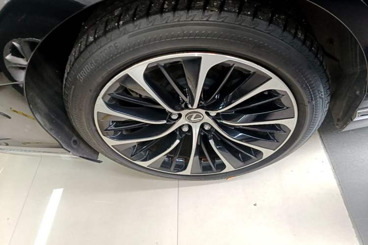Used Lexus LS 2021 500h Executive Edition Exterior 5
