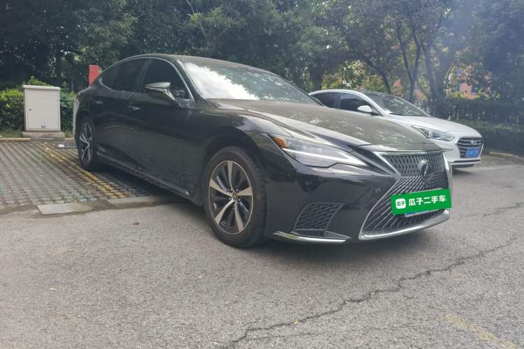 Used Lexus LS 2021 500h Excellence Edition Front Right 45 Deg
