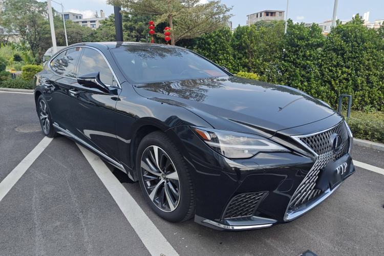 Used Lexus LS 2021 500h Excellence Edition Front Right 45 Deg