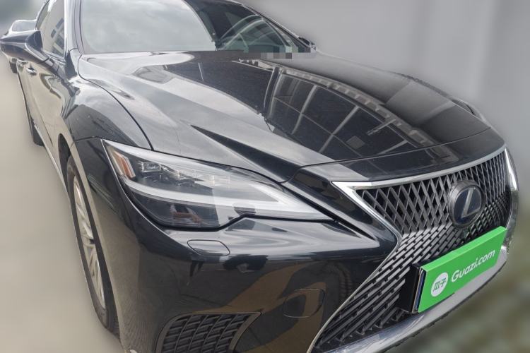 Used Lexus LS 2021 500h Luxury Edition Front Right 45 Deg