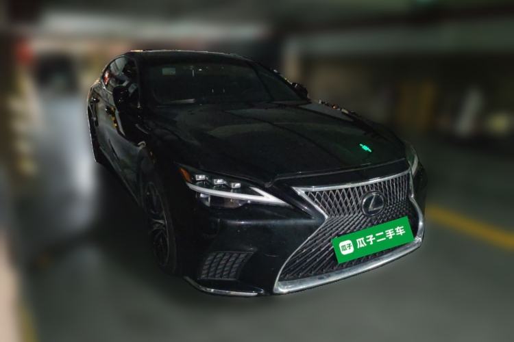 Used Lexus LS 2021 500h Executive Edition Front Right 45 Deg