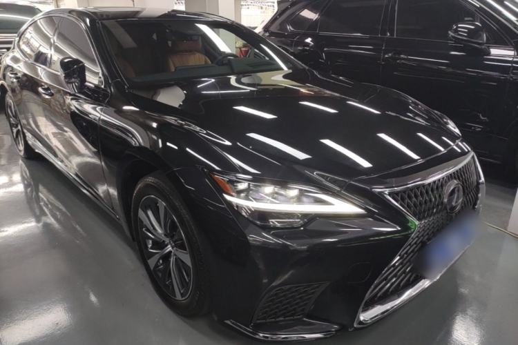 Used Lexus LS 2021 500h Zhenyue Edition Front Right 45 Deg