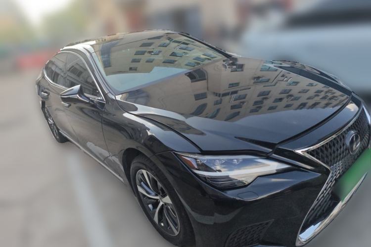 Used Lexus LS 2021 500h Excellence Edition Front Right 45 Deg