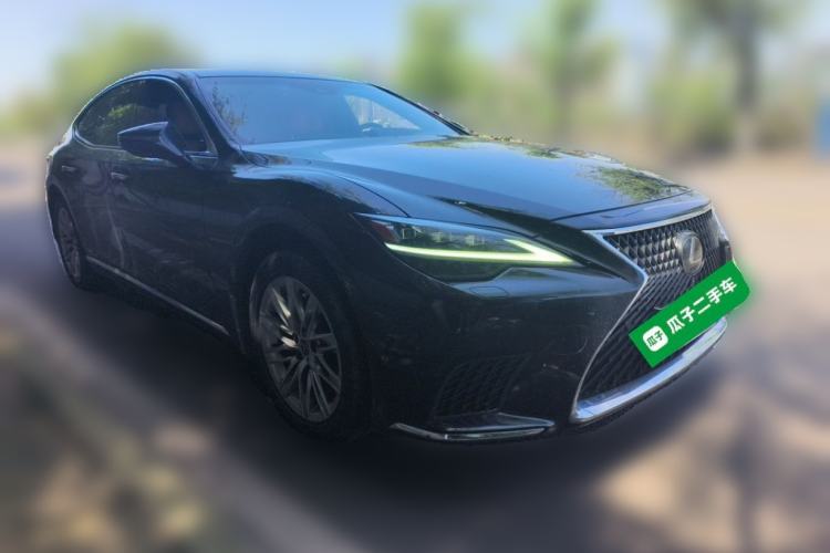 Used Lexus LS 2021 500h Luxury Edition Front Right 45 Deg
