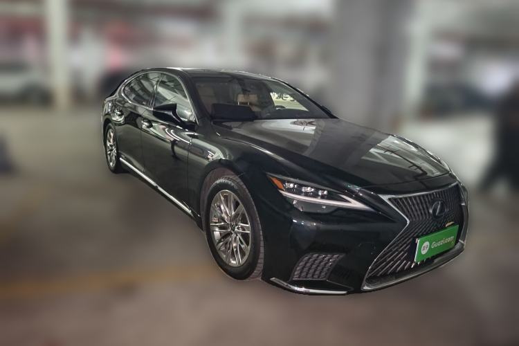 Used Lexus LS 2021 500h Luxury Edition Front Right 45 Deg