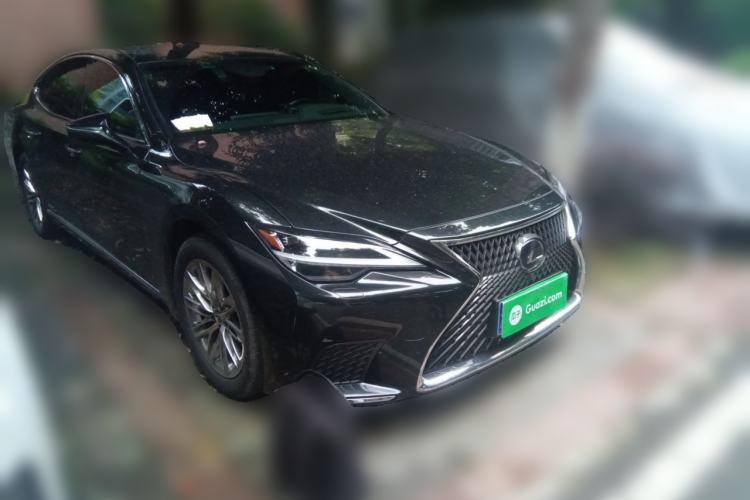 Used Lexus LS 2021 500h Luxury Edition Front Right 45 Deg