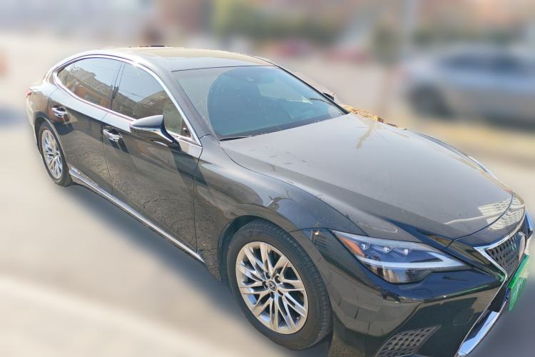 Used Lexus LS 2021 500h Luxury Edition Front Right 45 Deg