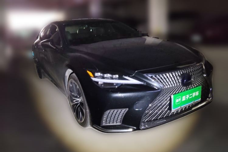 Used Lexus LS 2021 500h Executive Edition Front Right 45 Deg