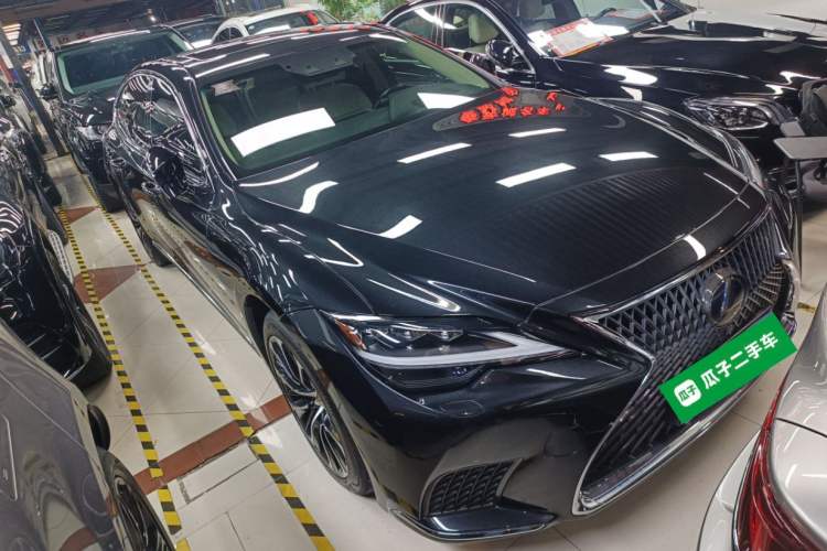 Used Lexus LS 2021 500h Executive Edition Front Right 45 Deg