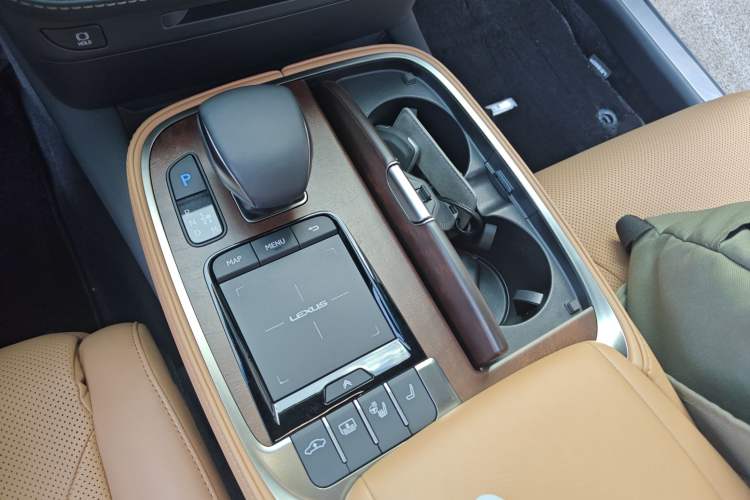 Used Lexus LS 2021 500h Excellence Edition Gear Lever