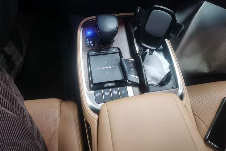 Used Lexus LS 2021 500h Excellence Edition Gear Lever