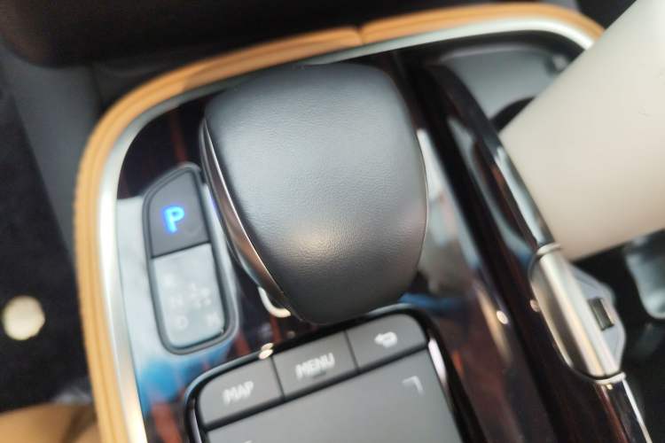 Used Lexus LS 2021 500h Luxury Edition Gear Lever