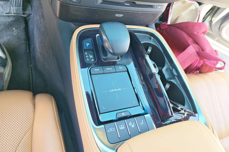 Used Lexus LS 2021 500h Luxury Edition Gear Lever