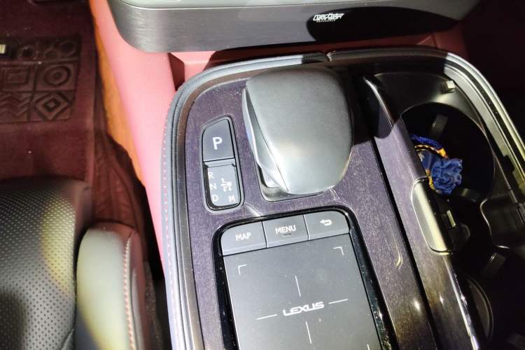 Used Lexus LS 2021 500h Executive Edition Gear Lever